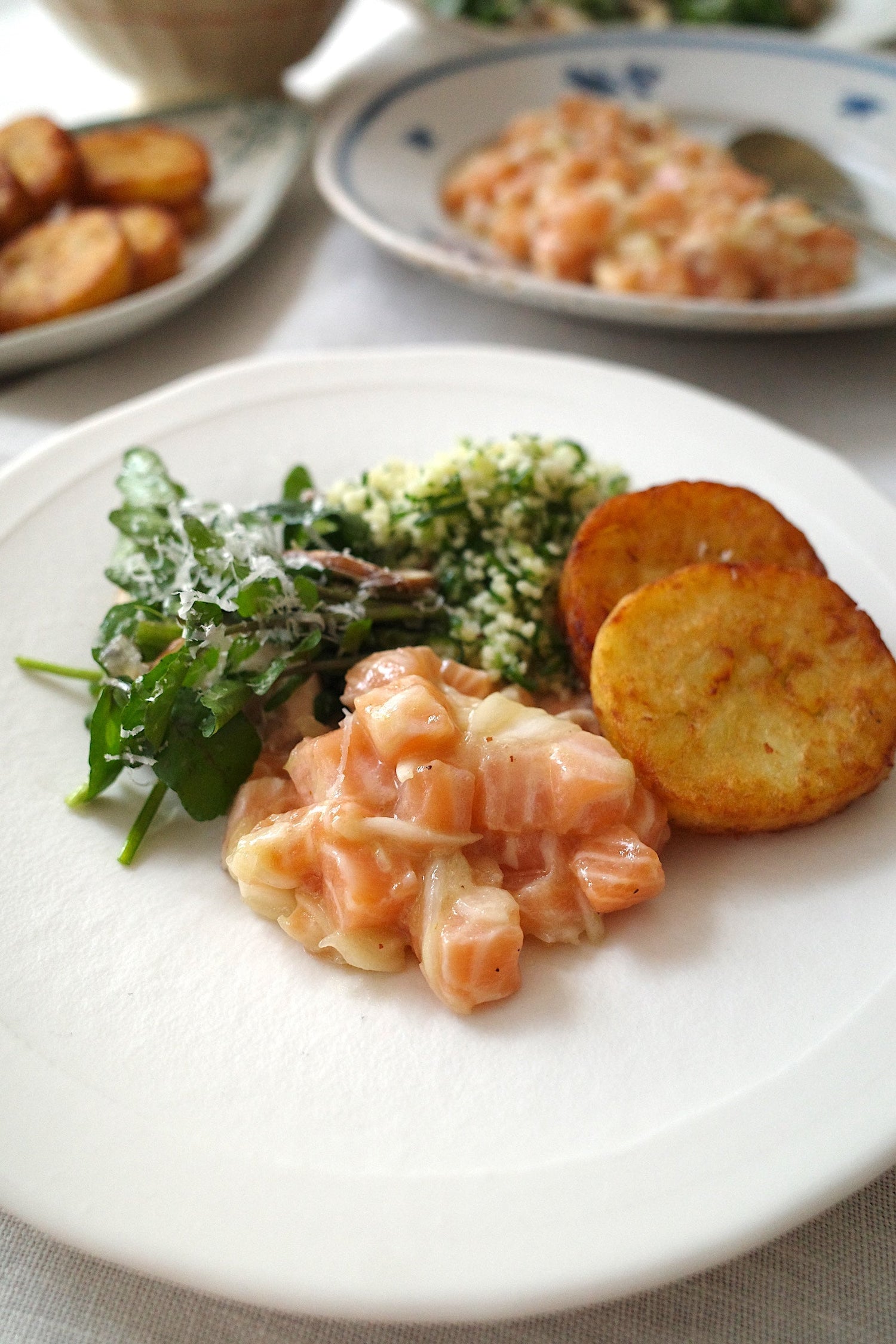 春のプレートとフランスの調味料セット